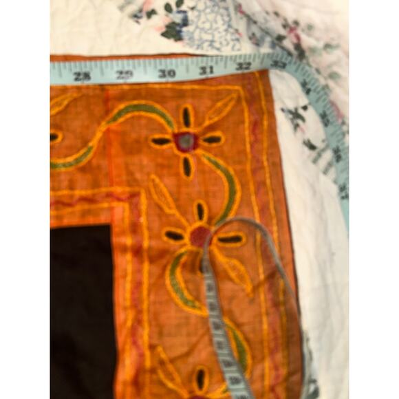 VINTAGE INDIAN FOLK ART MIRROR TAPESTRY EMBROIDERED BANJARA KANTHA WALL HANGING - Picture 9 of 10